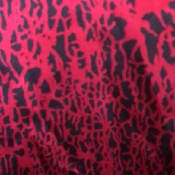Deleicates satin-like animal‎ print long sleeve button up women size M - Picture 11 of 12